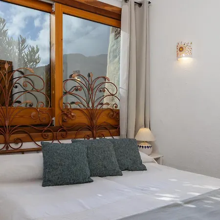 Sulla Piccolo Pevero Apartment *