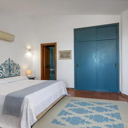Sulla Piccolo Pevero Apartment *
